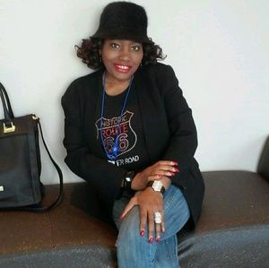 Meet your Posher, Phyllis